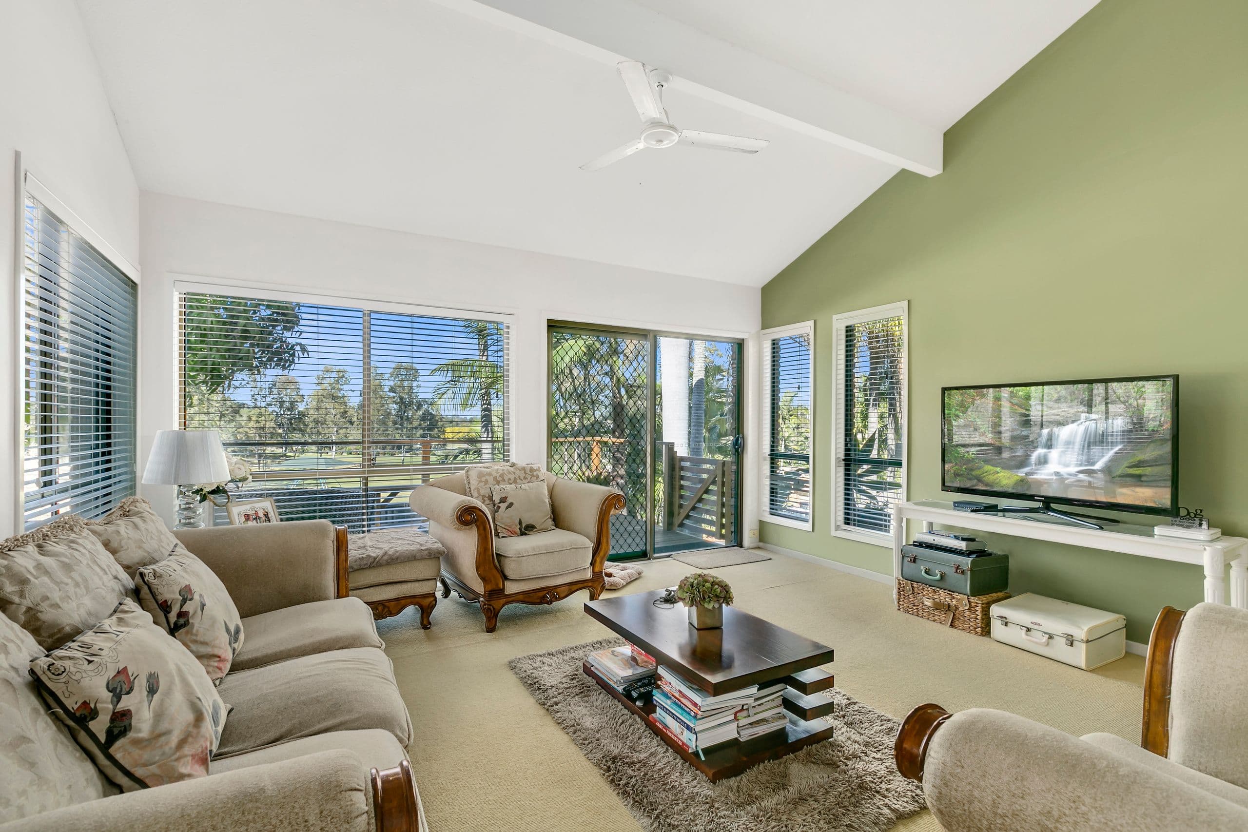 21 Watford Cresent, Molendinar QLD 4214, Molendinar - Thumbnail 2