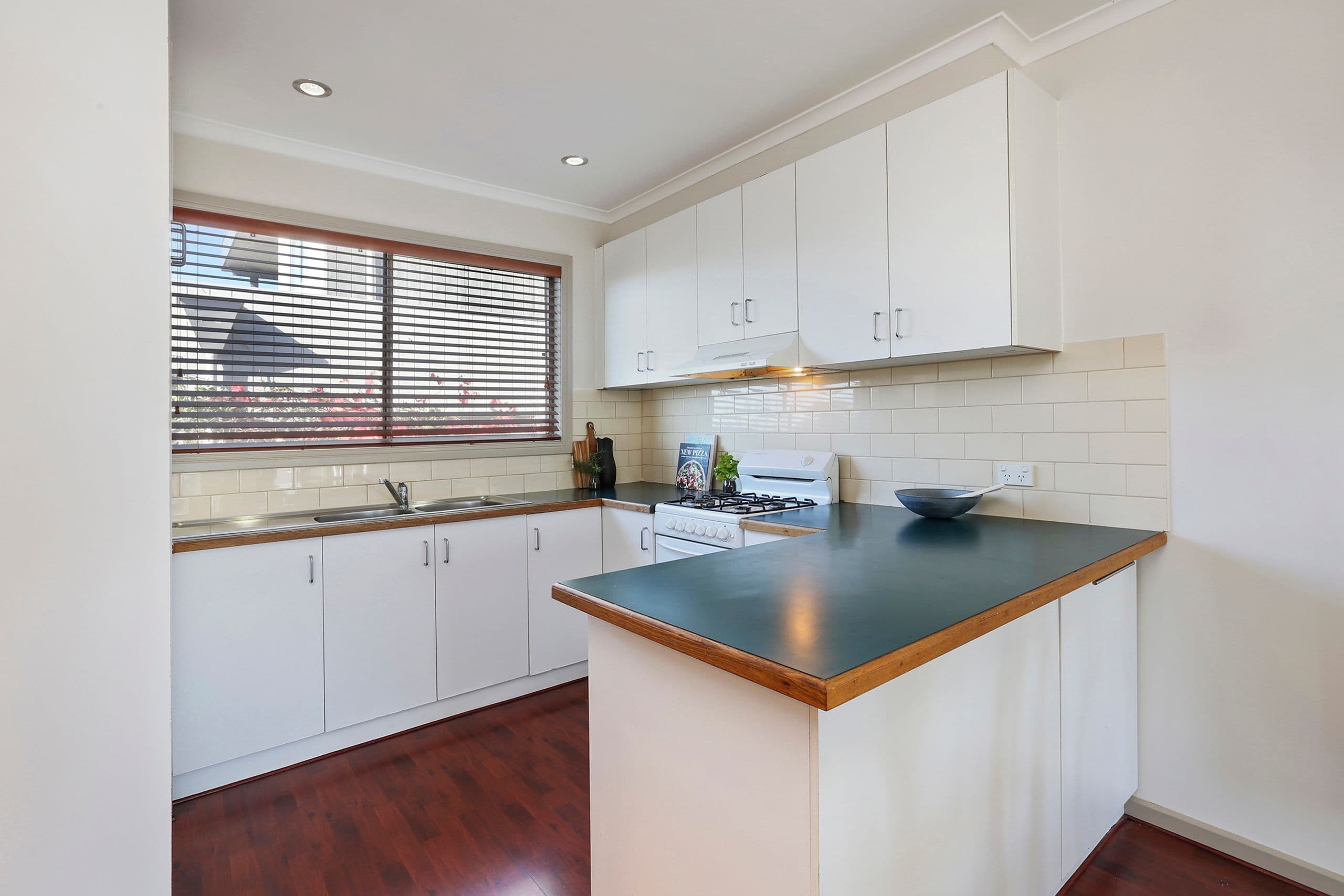 2 Bowlers Avenue, Geelong West VIC 3218, Geelong West - Thumbnail 4