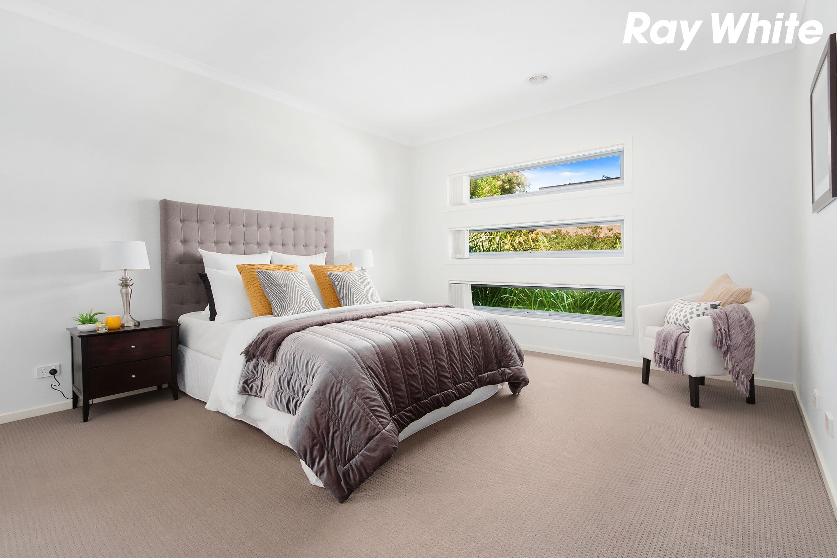 35 Edgeware Close, Pakenham VIC 3810, Pakenham - Thumbnail 3