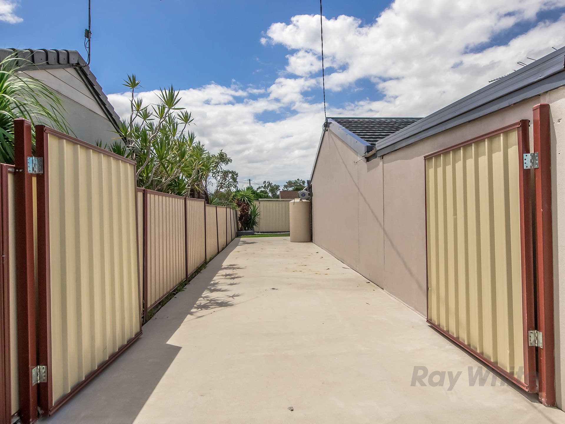 4 Baradine Street, Mount Warren Park QLD 4207, Mount Warren Park - Thumbnail 3