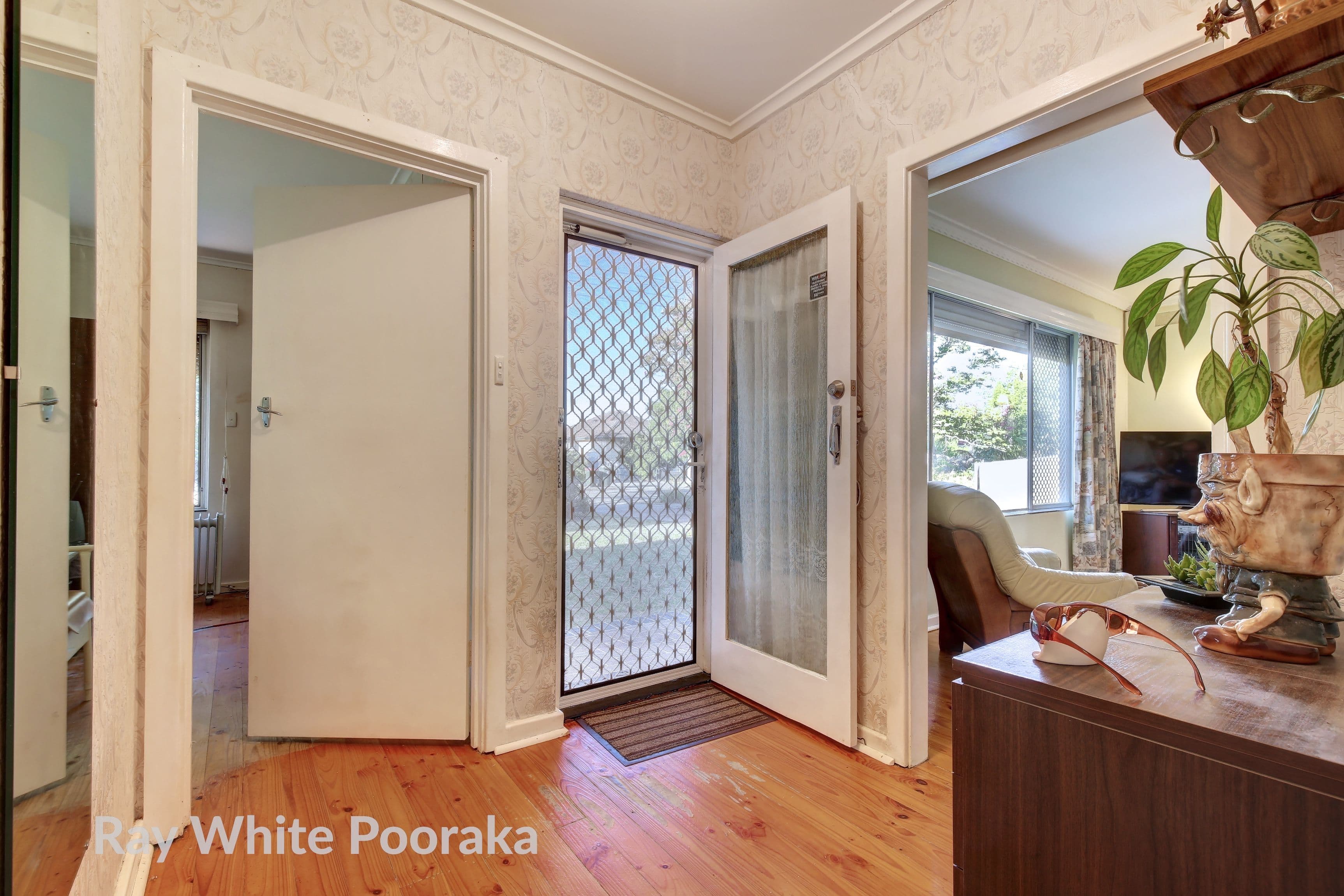 42 Tiparra Avenue, Park Holme SA 5043, Park Holme - Thumbnail 3