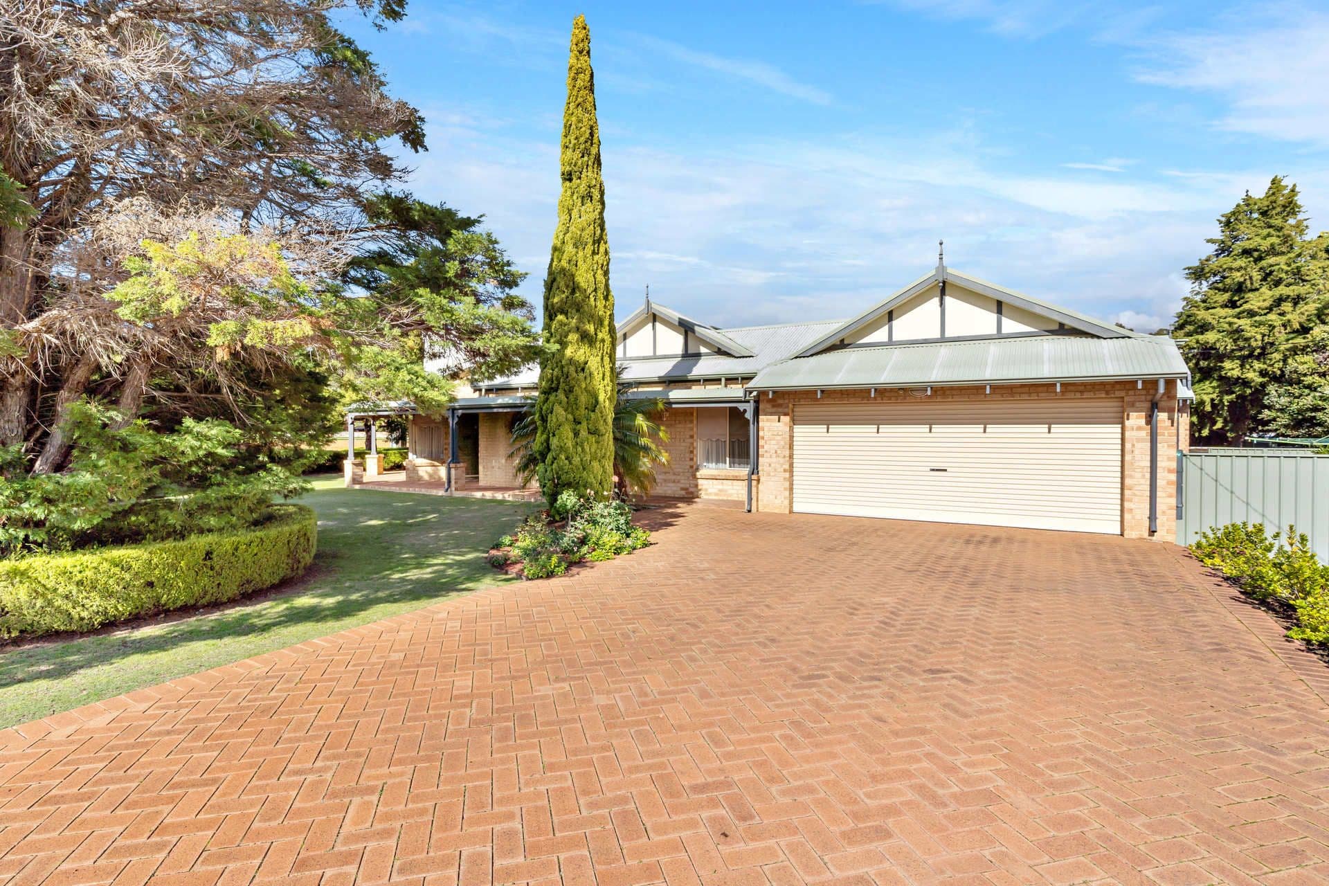 37 Tambulan Road, Maida Vale WA 6057, Maida Vale - Image 1