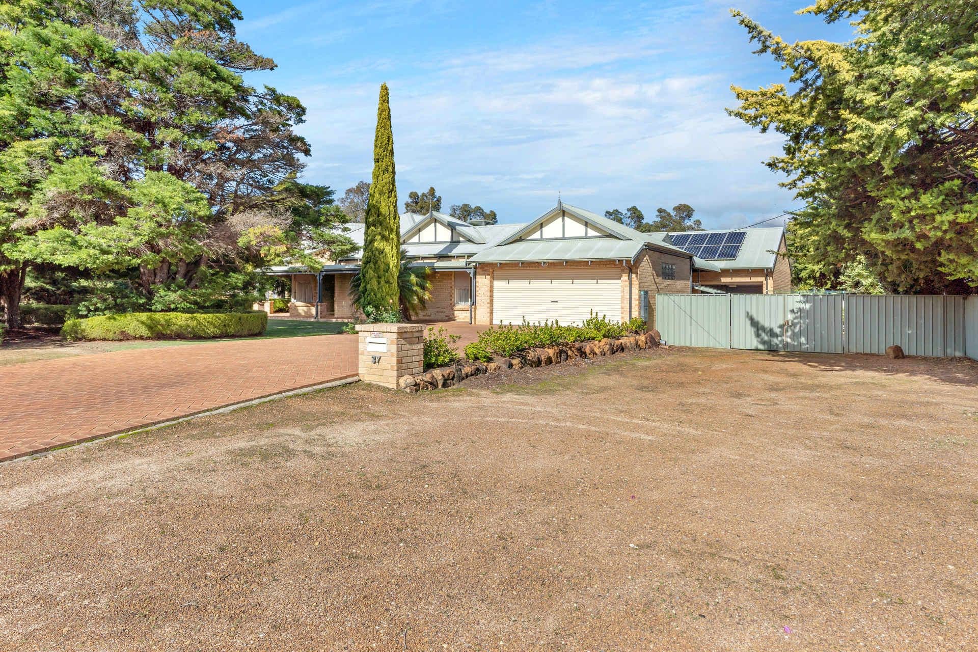 37 Tambulan Road, Maida Vale WA 6057, Maida Vale - Thumbnail 2