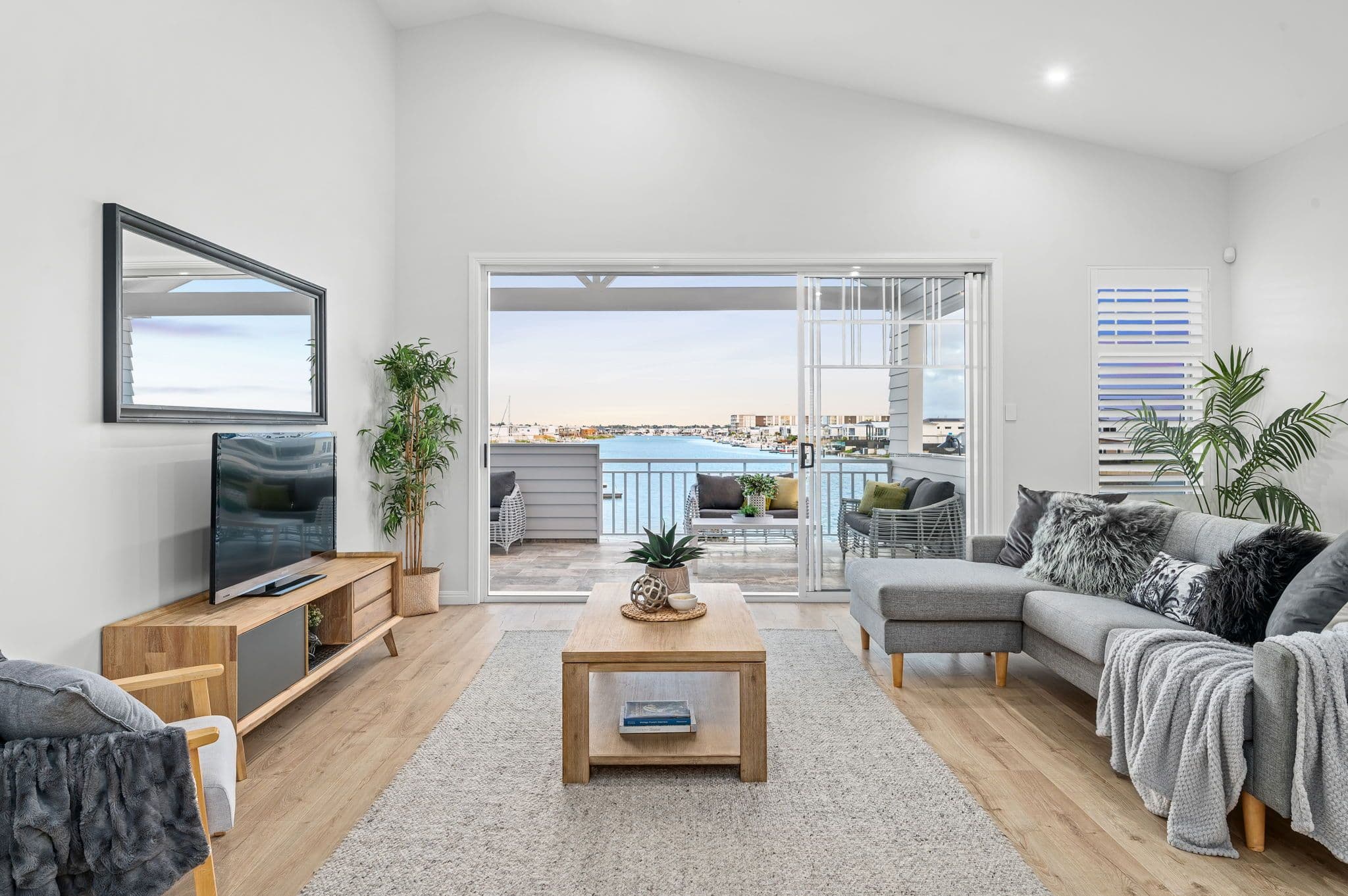 10 Lighthouse Esplanade, Newport QLD 4020, Newport - Thumbnail 2