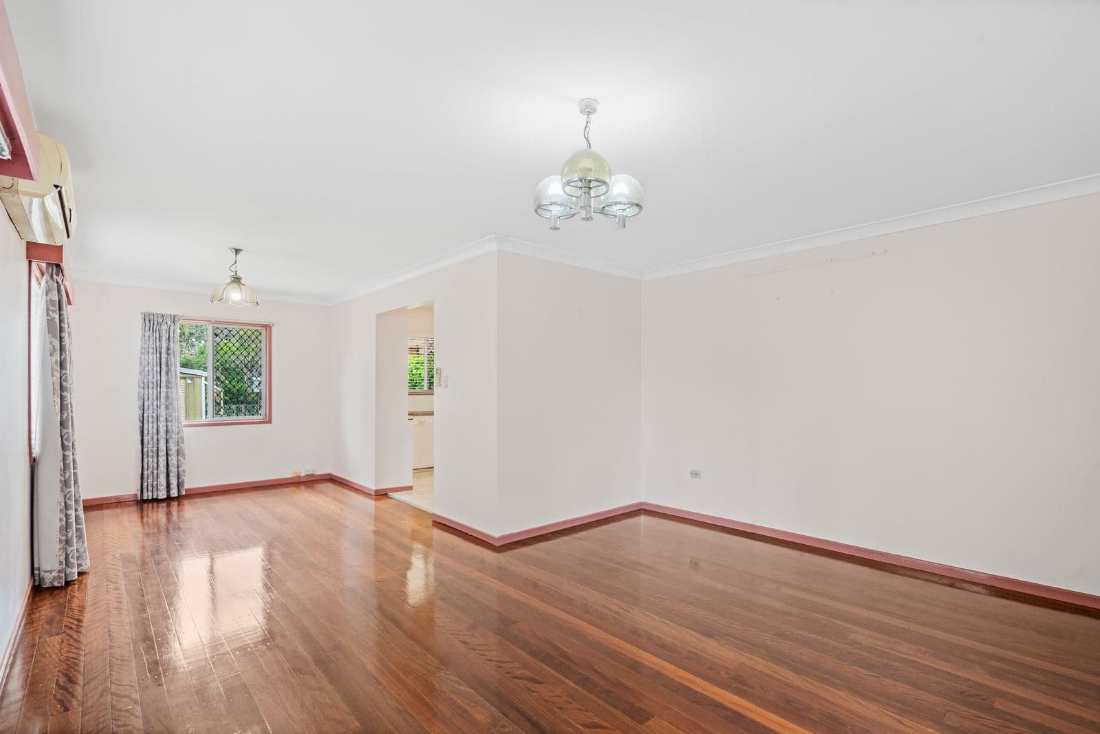21 Douglas Road, Rocklea QLD 4106, Rocklea - Thumbnail 2