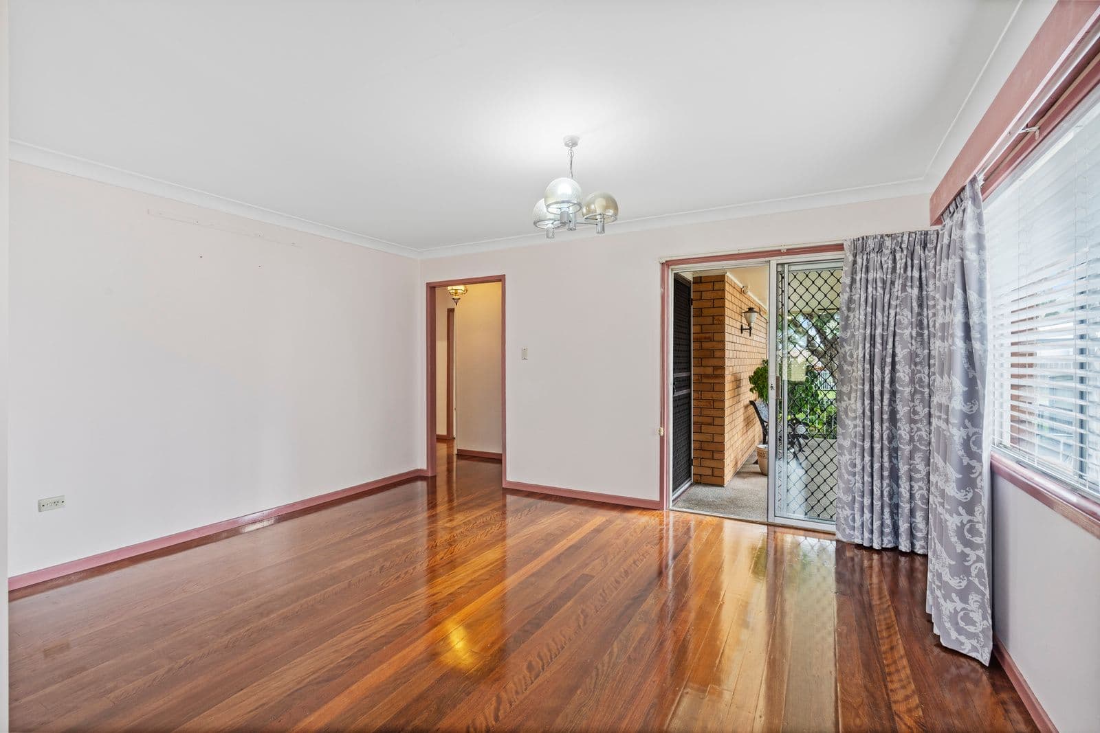 21 Douglas Road, Rocklea QLD 4106, Rocklea - Thumbnail 3