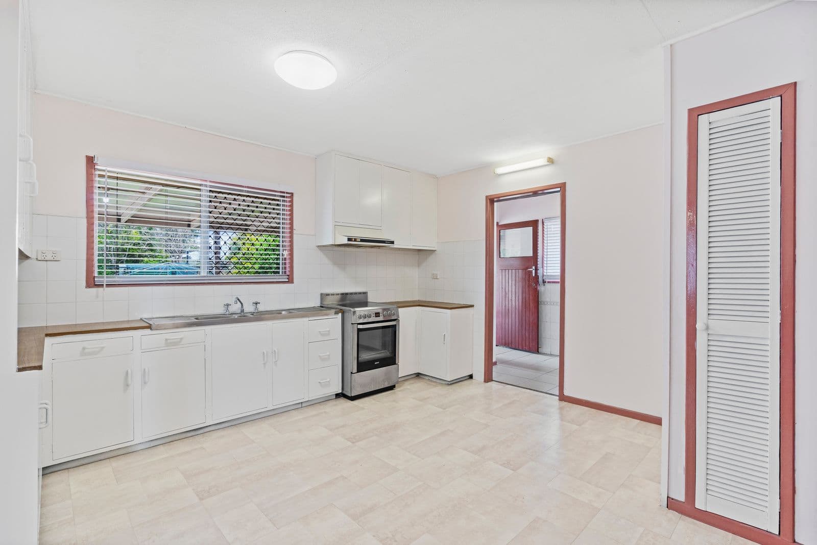 21 Douglas Road, Rocklea QLD 4106, Rocklea - Thumbnail 5