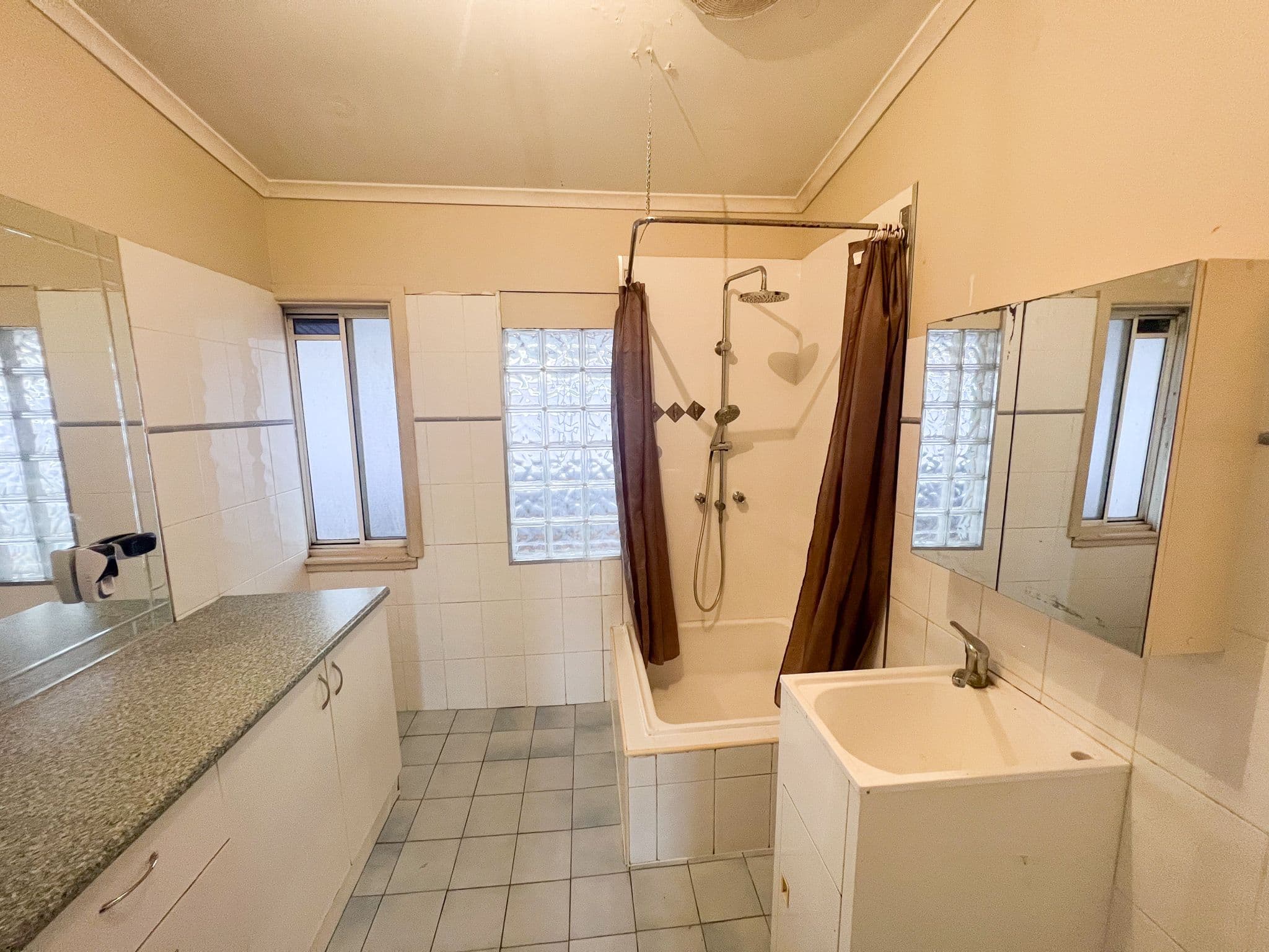6 Montgomery Street, West Wyalong NSW 2671, West Wyalong - Thumbnail 8