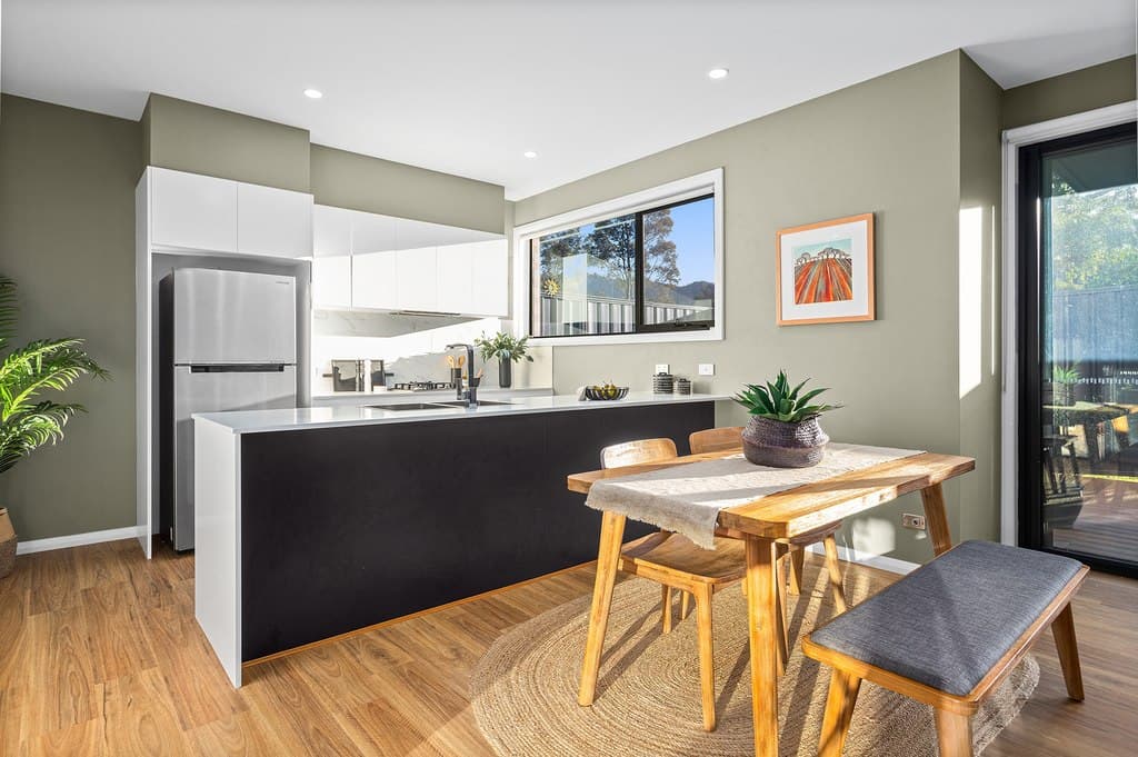 1/17 Buckland Street, Balgownie - Thumbnail 2