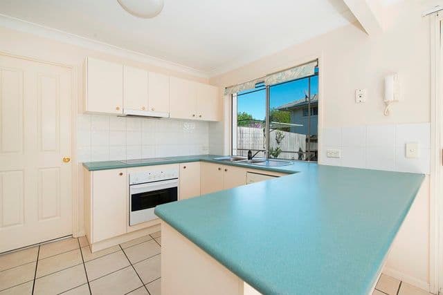 8 Gemview Street, CALAMVALE QLD 4116, Calamvale - Thumbnail 4