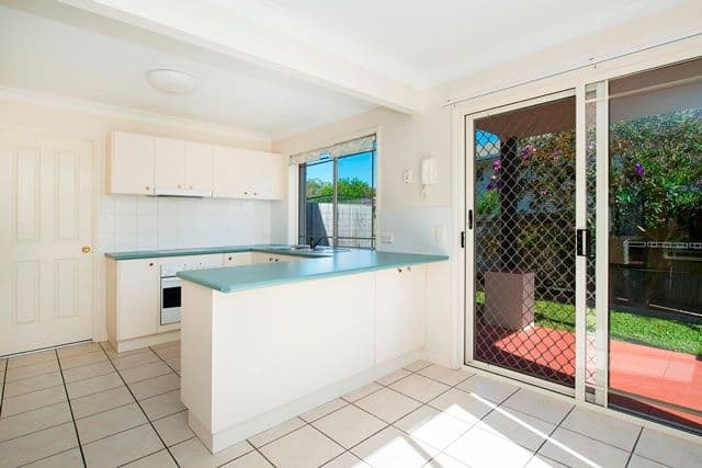8 Gemview Street, CALAMVALE QLD 4116, Calamvale - Thumbnail 5