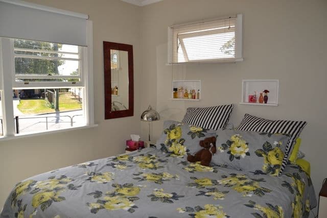 70 Crescent Avenue, Hope Island QLD 4212, Hope Island - Thumbnail 2