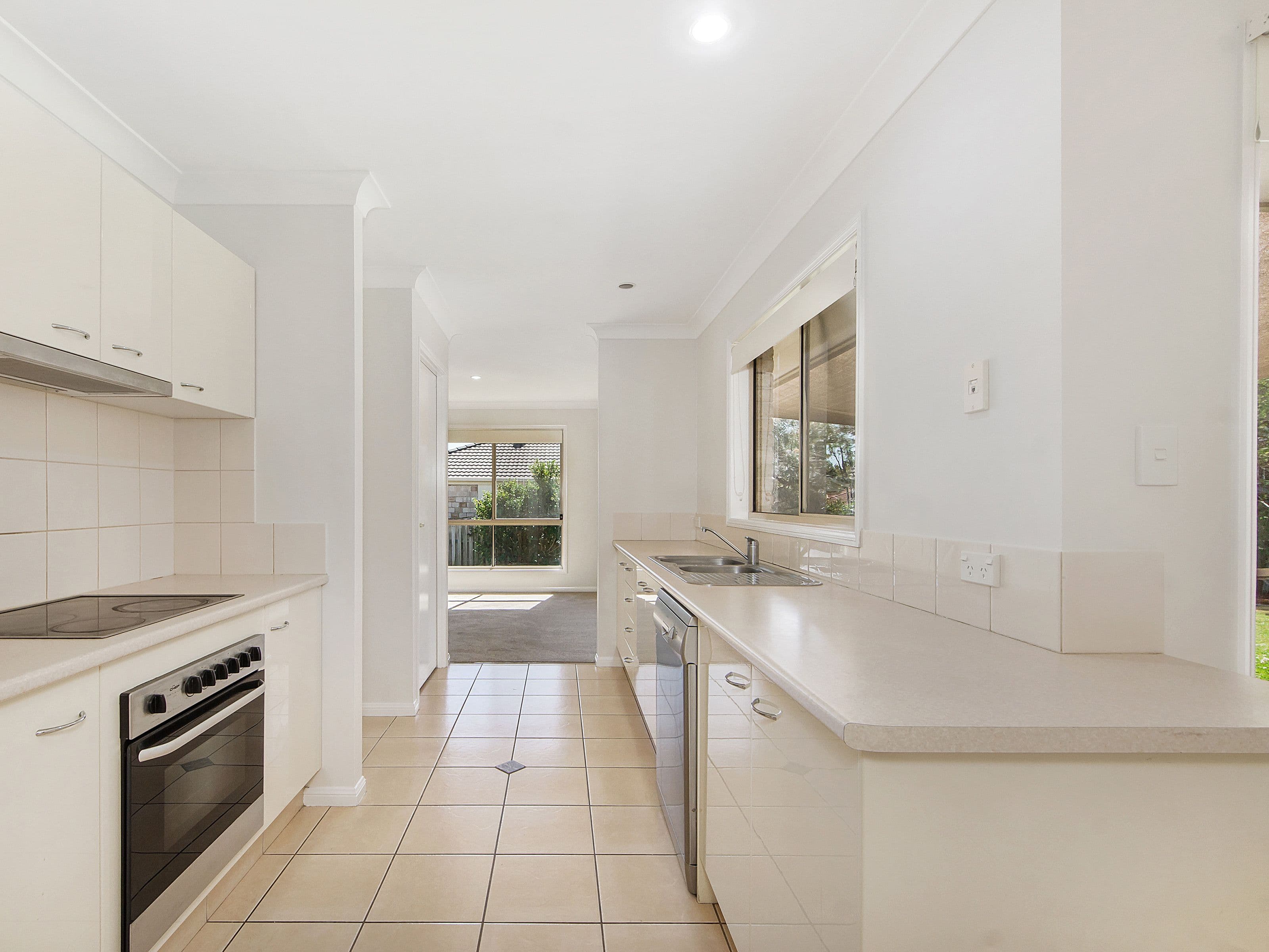 8 Boyer Street, Pacific Pines QLD 4211, Pacific Pines - Thumbnail 8