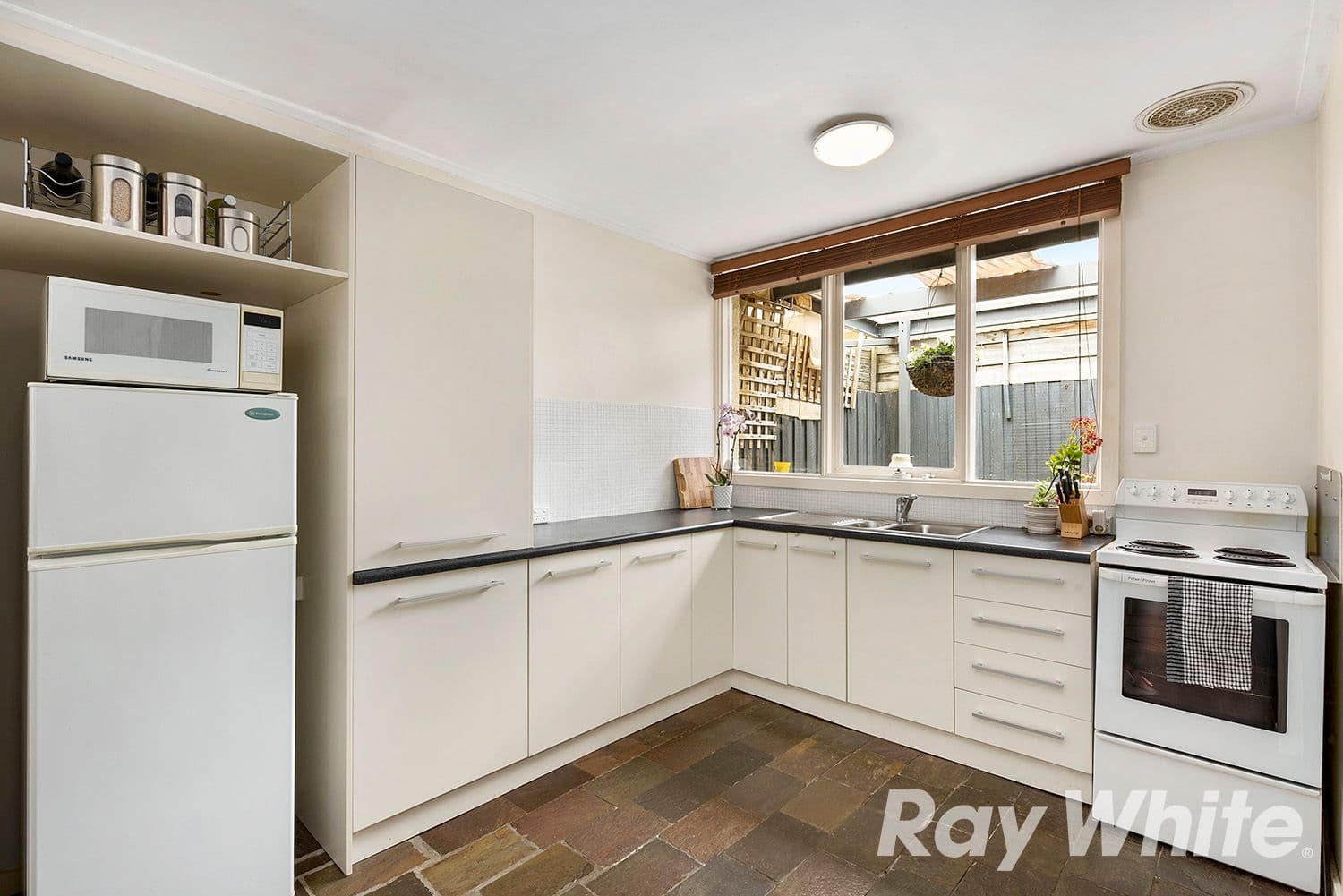 3 Davey Street, Parkdale VIC 3195, Parkdale - Thumbnail 3