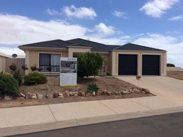 4 Pommern Way, Wallaroo SA 5556, Wallaroo - Image 1