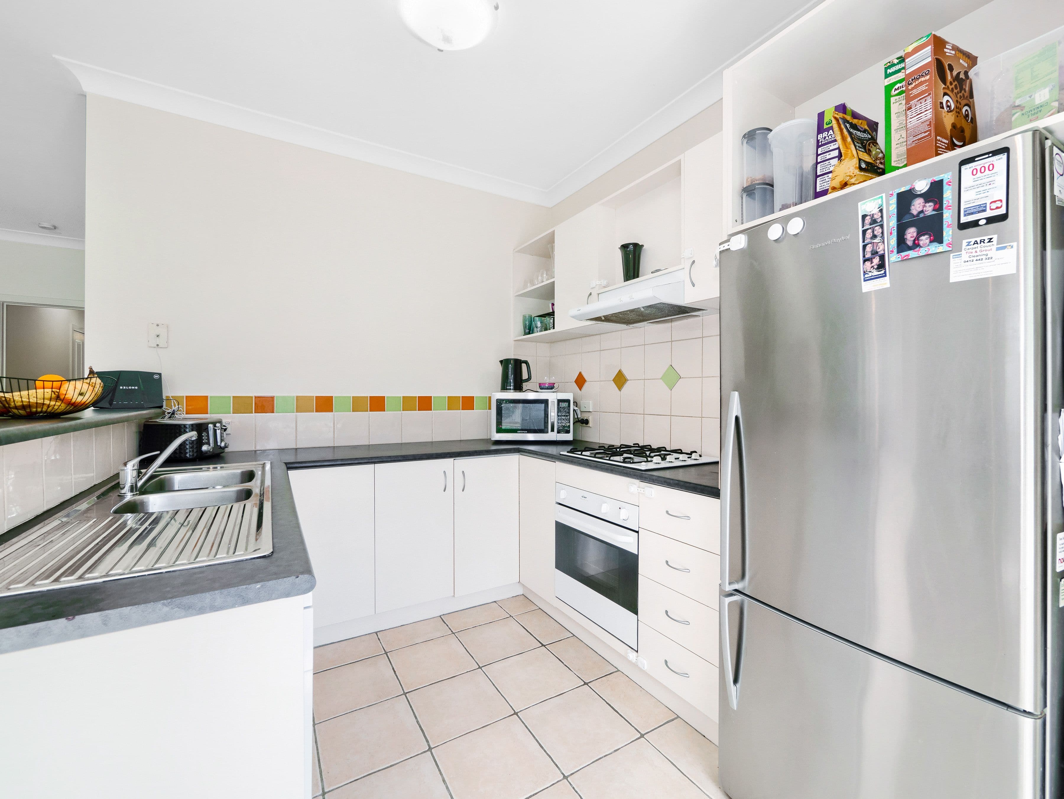 8 Honeysuckle Close, Pakenham VIC 3810, Pakenham - Thumbnail 2