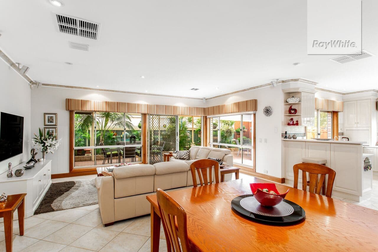 41 Apsley Bend, Tapping, Tapping - Thumbnail 4