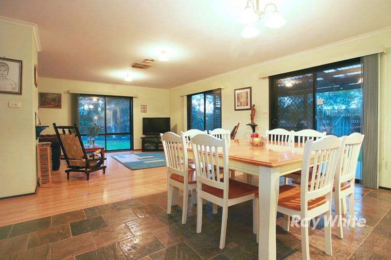11 Lupin Court, CRANBOURNE NORTH VIC 3977, Cranbourne North - Image 1