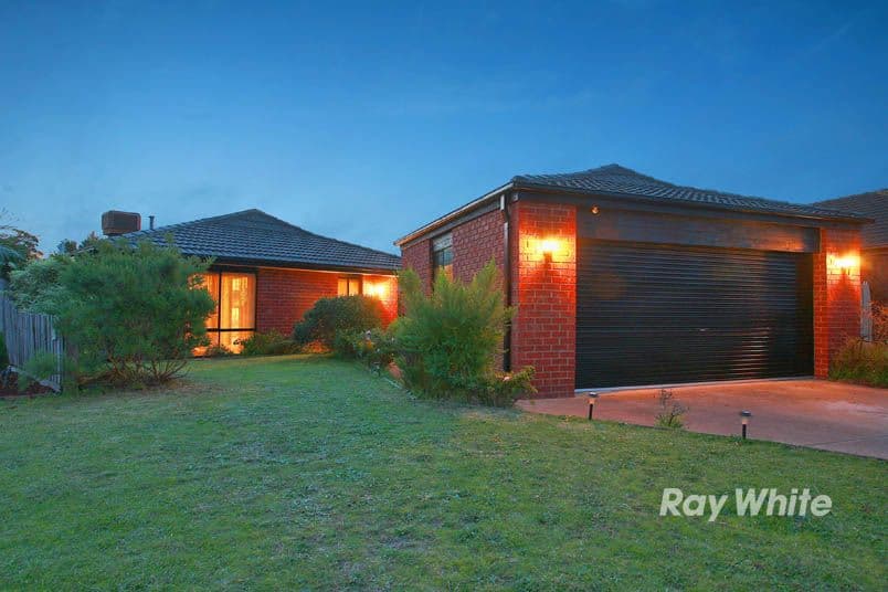 11 Lupin Court, CRANBOURNE NORTH VIC 3977, Cranbourne North - Thumbnail 2