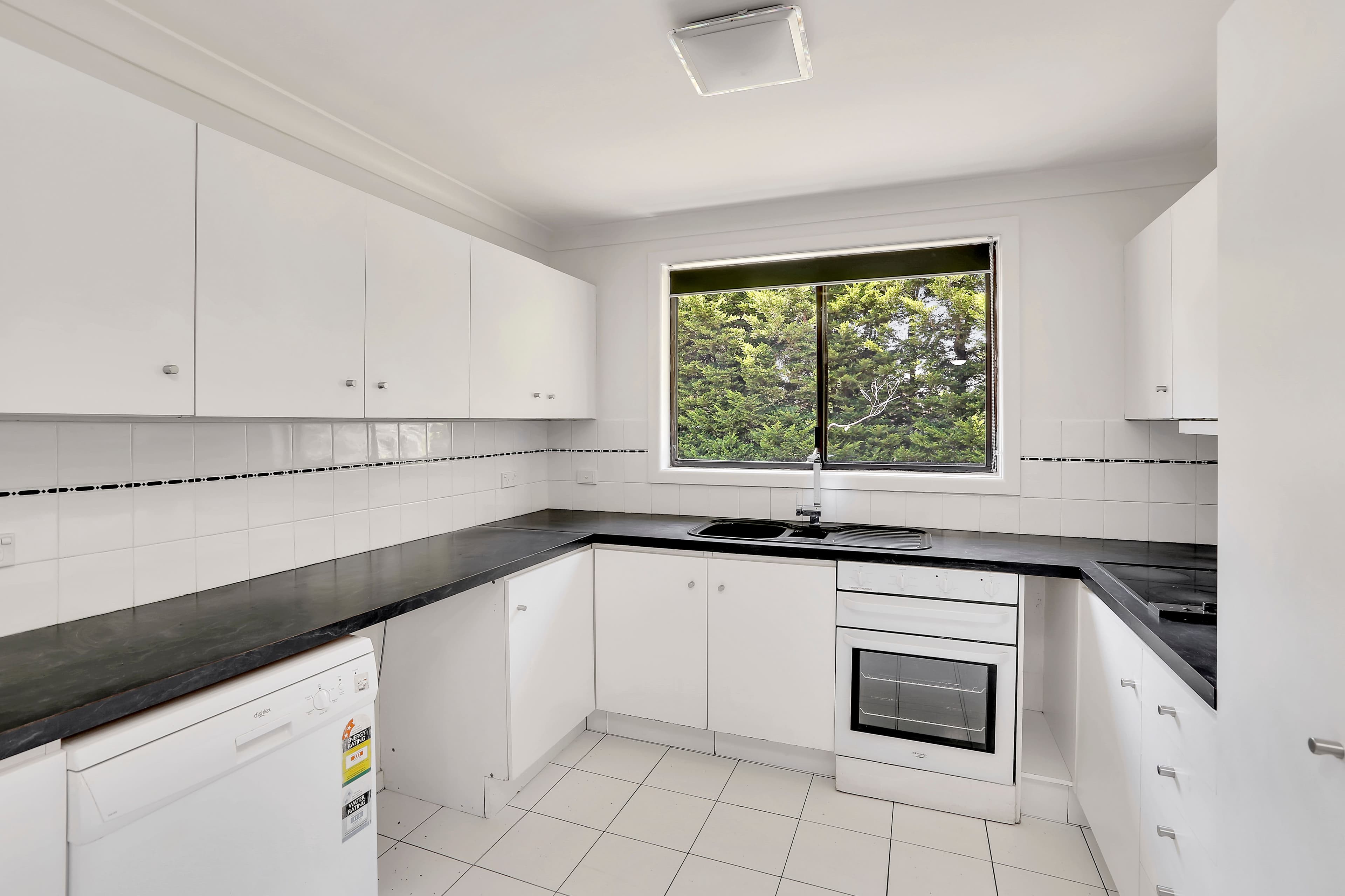 35 Delmonte Avenue, Medlow Bath NSW 2780, Medlow Bath - Thumbnail 4