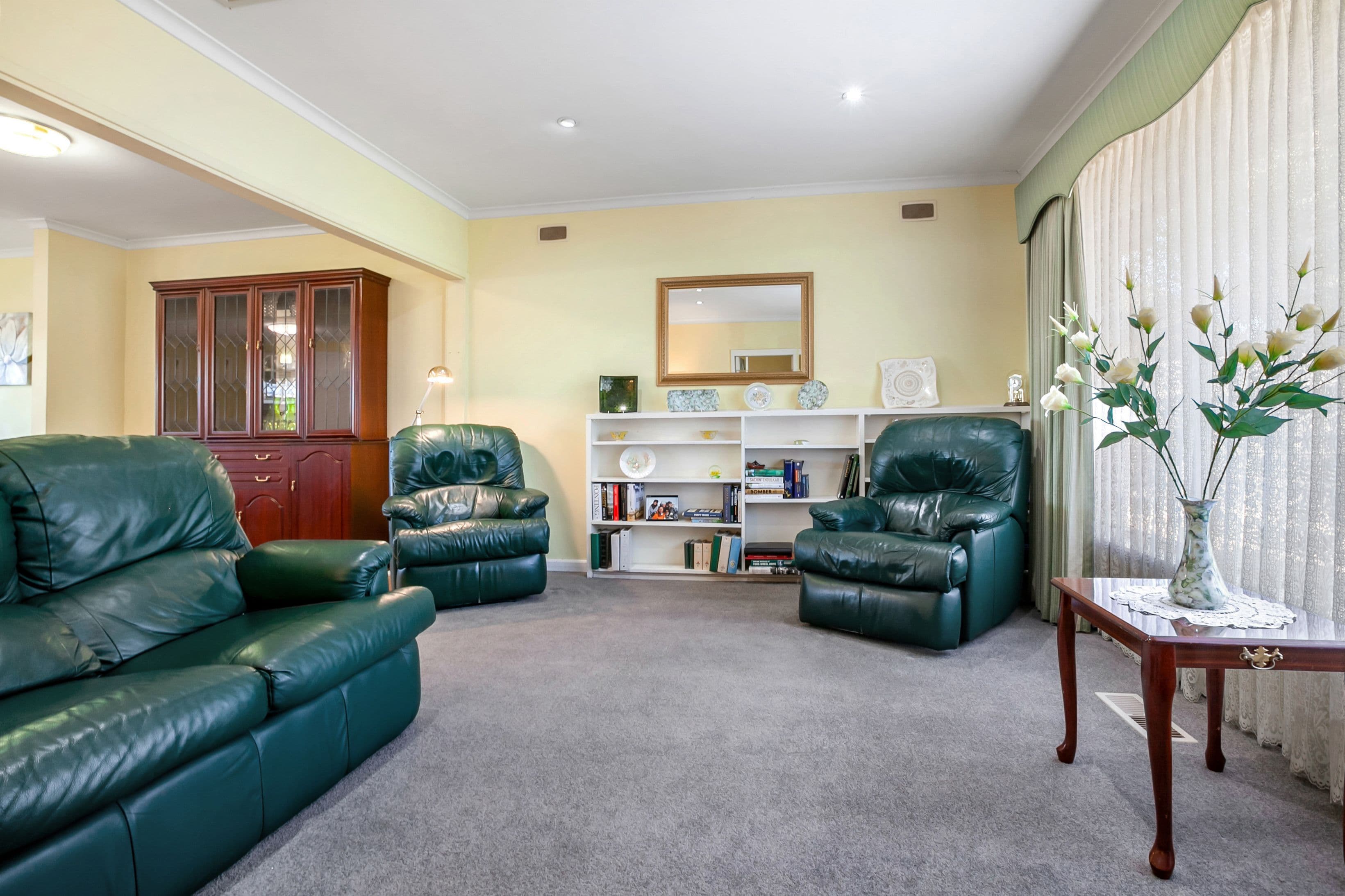 36 Erskine Avenue, Reservoir VIC 3073, Reservoir - Thumbnail 2