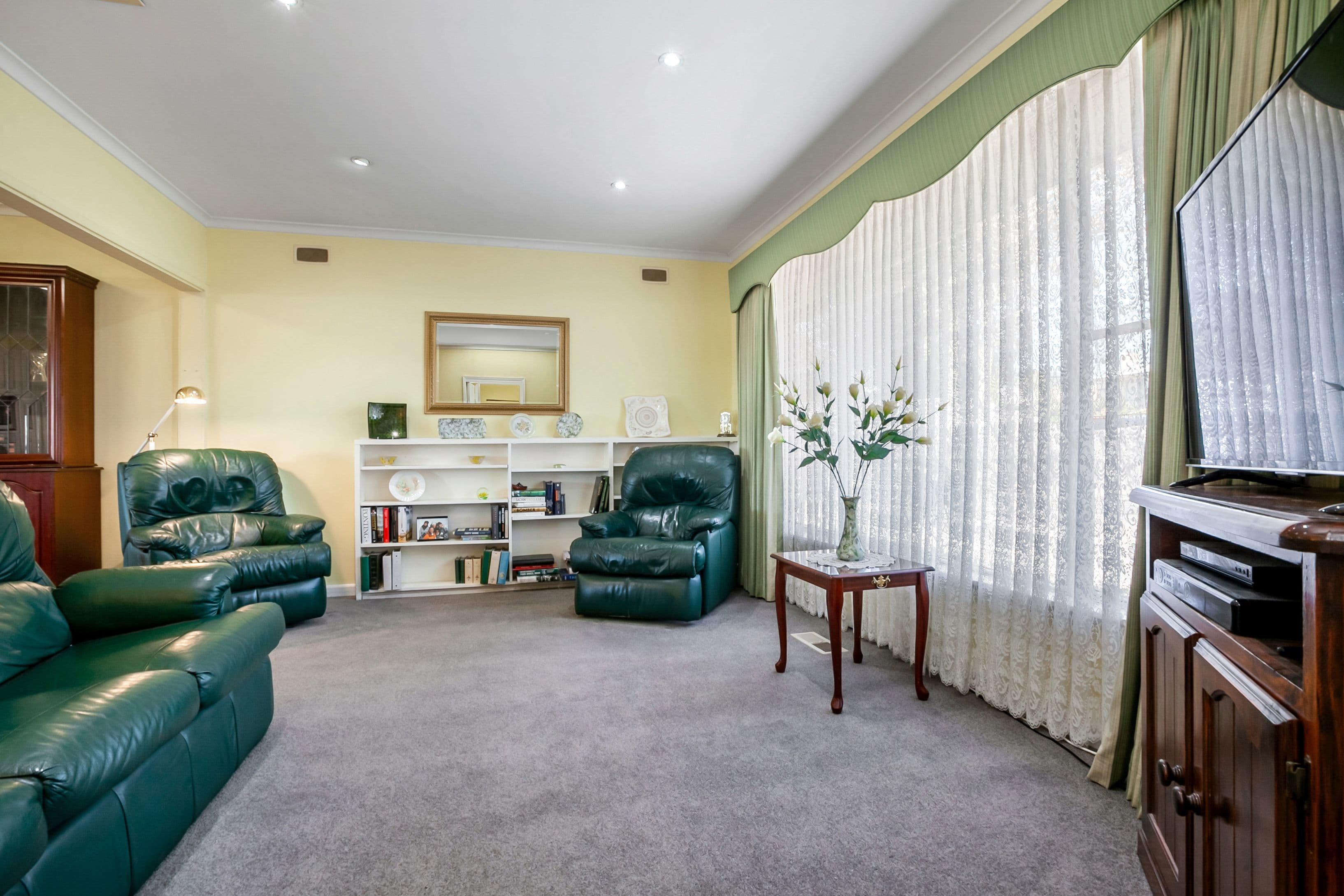 36 Erskine Avenue, Reservoir VIC 3073, Reservoir - Thumbnail 3