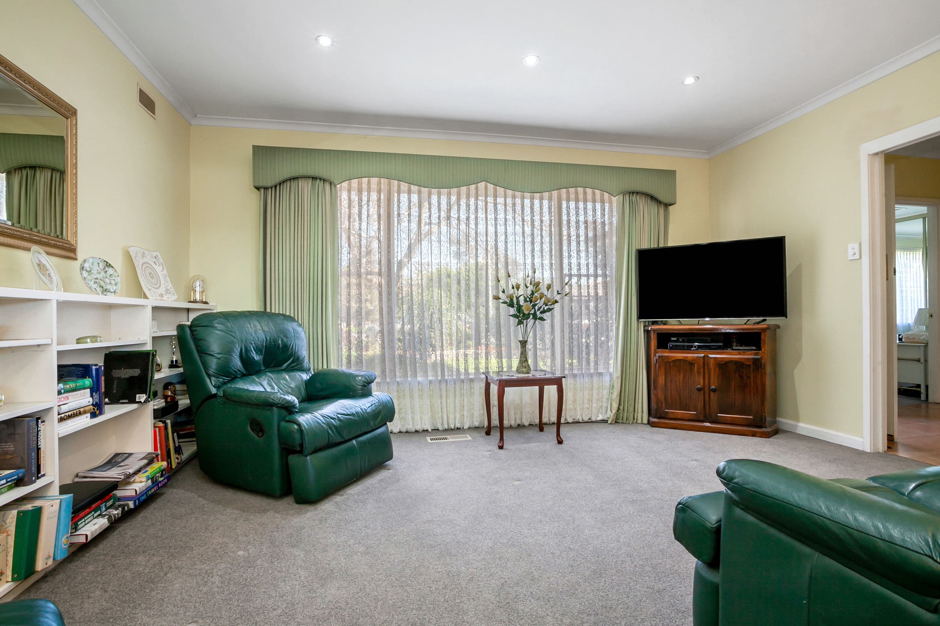 36 Erskine Avenue, Reservoir VIC 3073, Reservoir - Thumbnail 4
