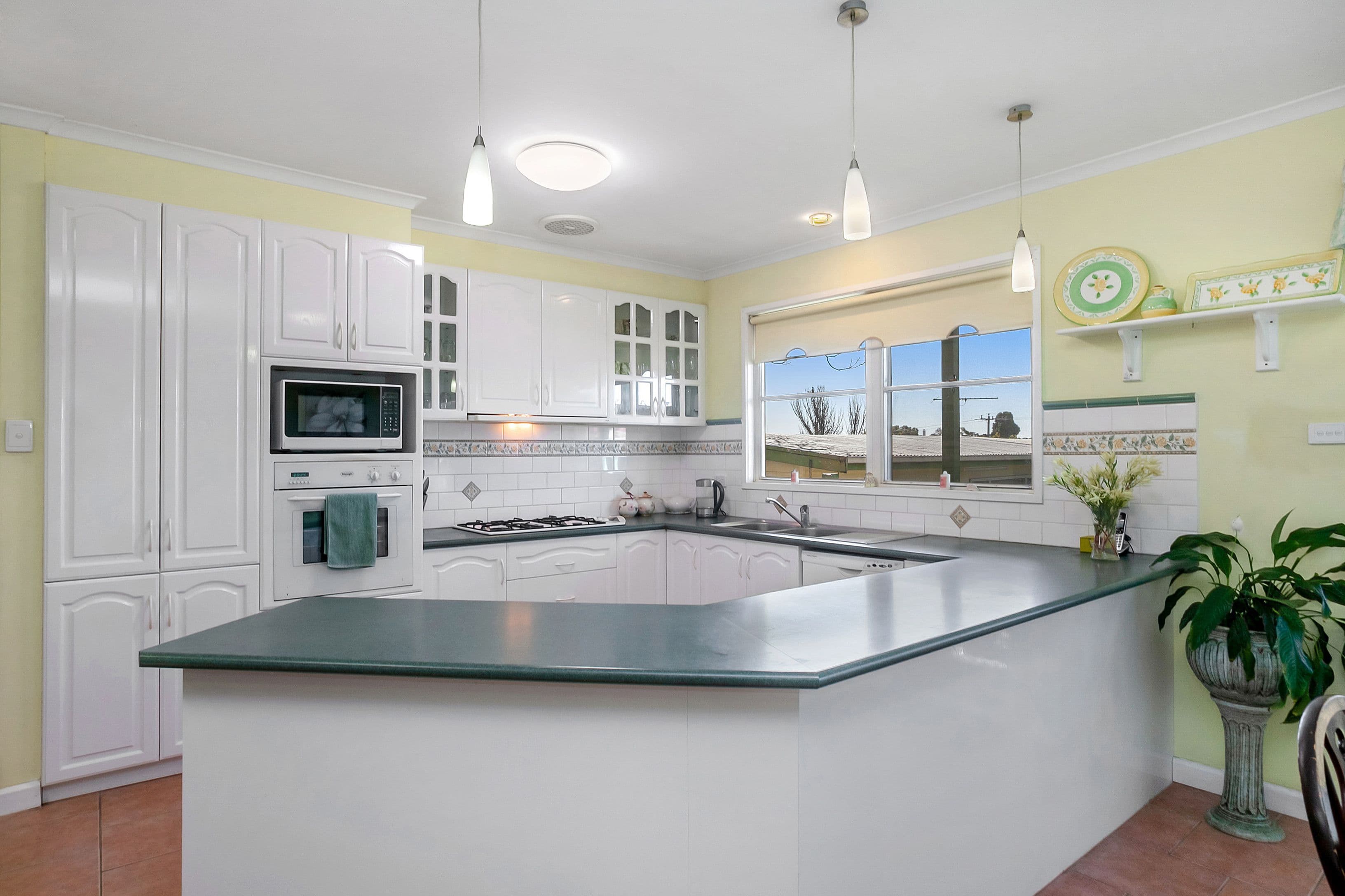 36 Erskine Avenue, Reservoir VIC 3073, Reservoir - Thumbnail 5