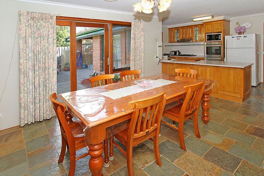 6 Grady Close, MILL PARK VIC 3082, Mill Park - Thumbnail 3