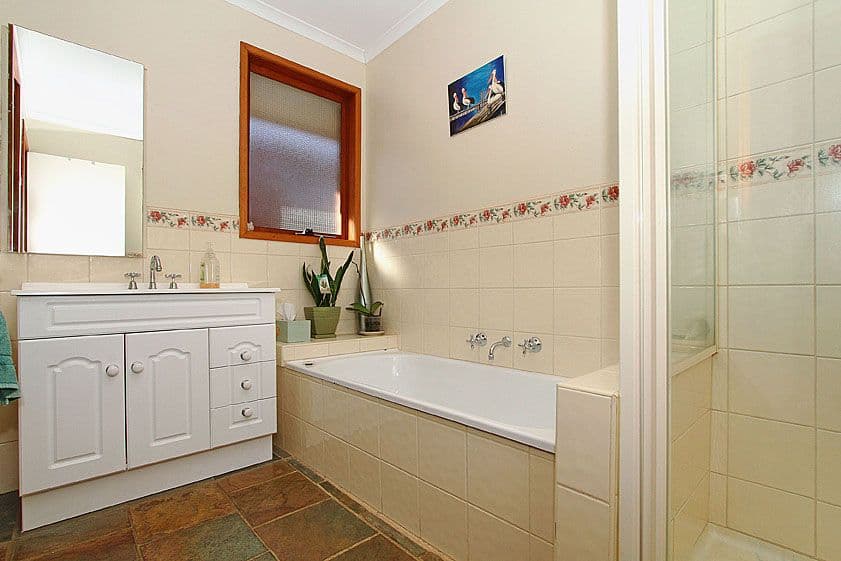 6 Grady Close, MILL PARK VIC 3082, Mill Park - Thumbnail 7