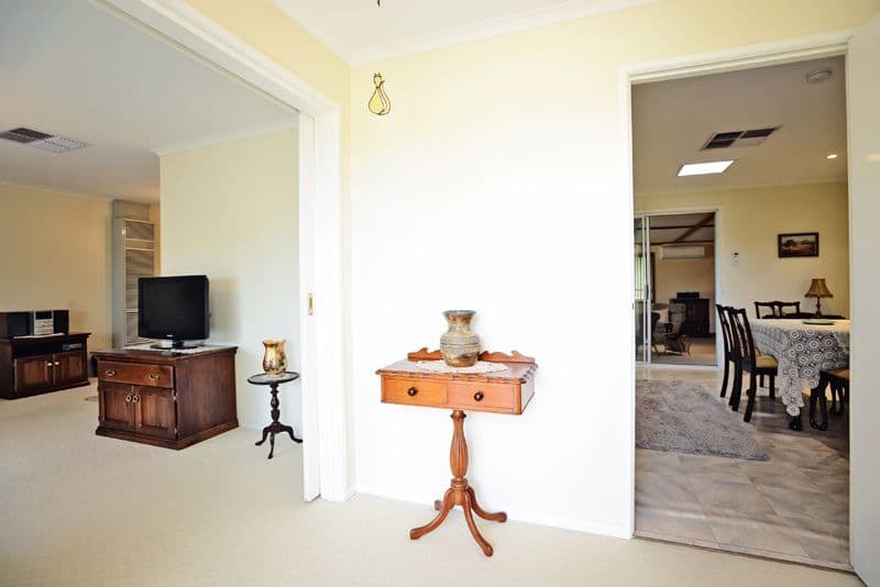 10 Lutana Court, MORPHETT VALE SA 5162, Morphett Vale - Thumbnail 2