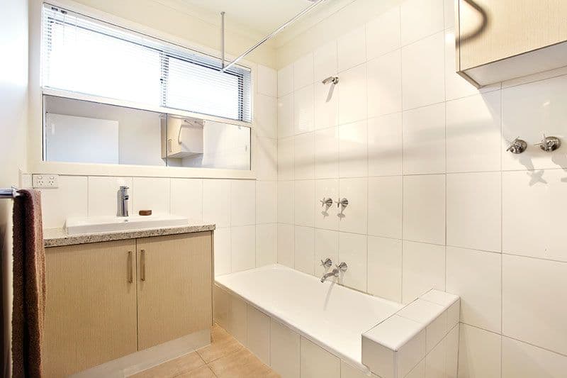 30 Kelsby Street, RESERVOIR VIC 3073, Reservoir - Thumbnail 4
