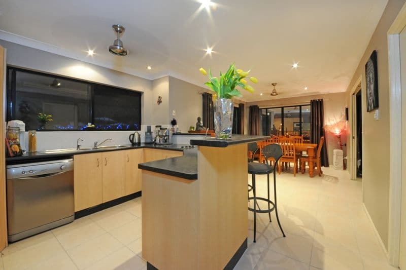 18 Wahoo Court, JUBILEE POCKET QLD 4802, Jubilee Pocket - Thumbnail 2
