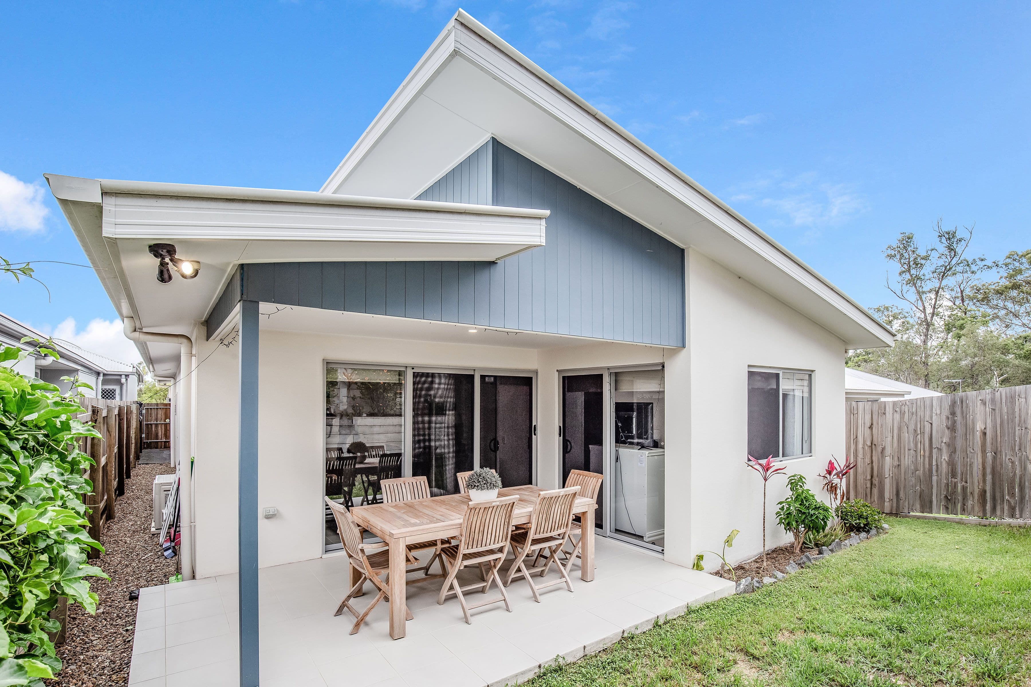 207 Tallagandra Road, Holmview QLD 4207, Holmview - Thumbnail 3