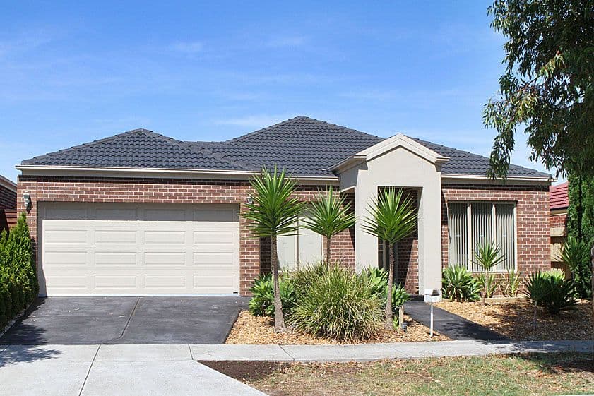13 Jindabyne Avenue, SOUTH MORANG VIC 3752, South Morang - Image 1