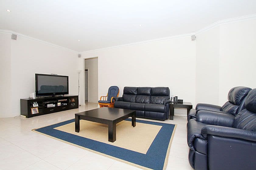 13 Jindabyne Avenue, SOUTH MORANG VIC 3752, South Morang - Thumbnail 3