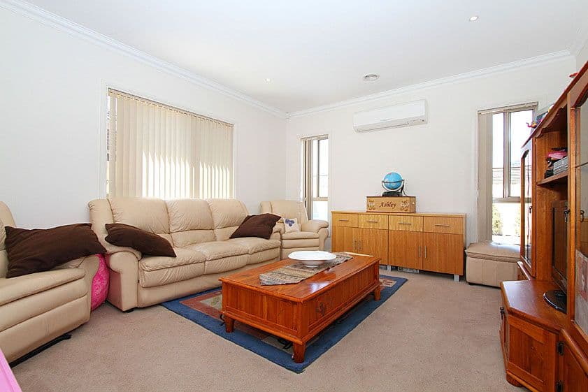 13 Jindabyne Avenue, SOUTH MORANG VIC 3752, South Morang - Thumbnail 5