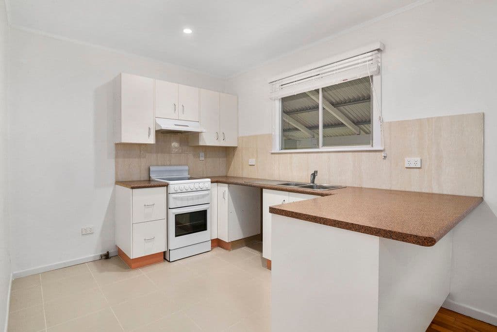 11 Dalgleish Street, South Toowoomba QLD 4350, South Toowoomba - Thumbnail 3
