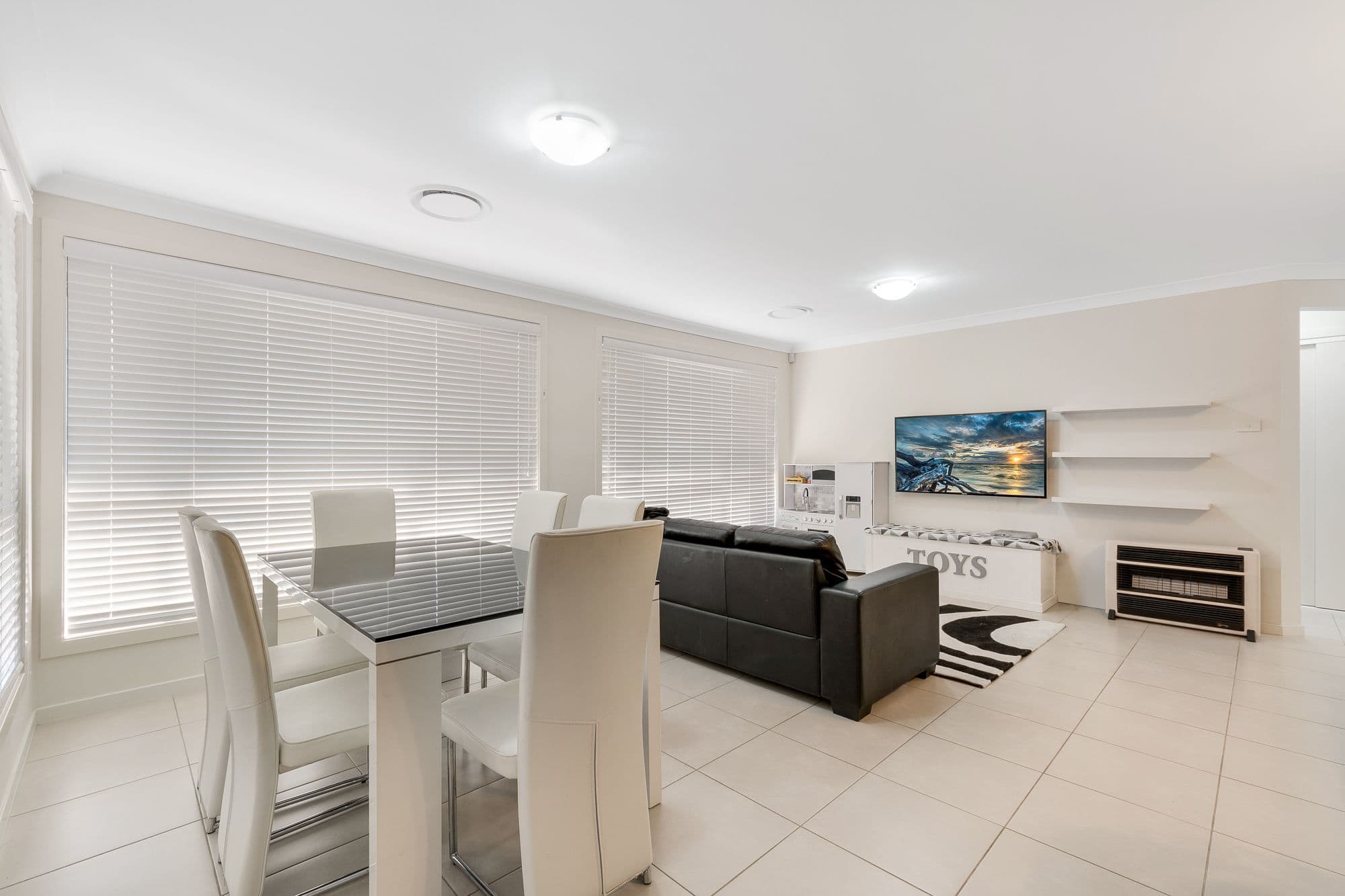 9 Brinsmead Avenue, Middleton Grange - Thumbnail 2