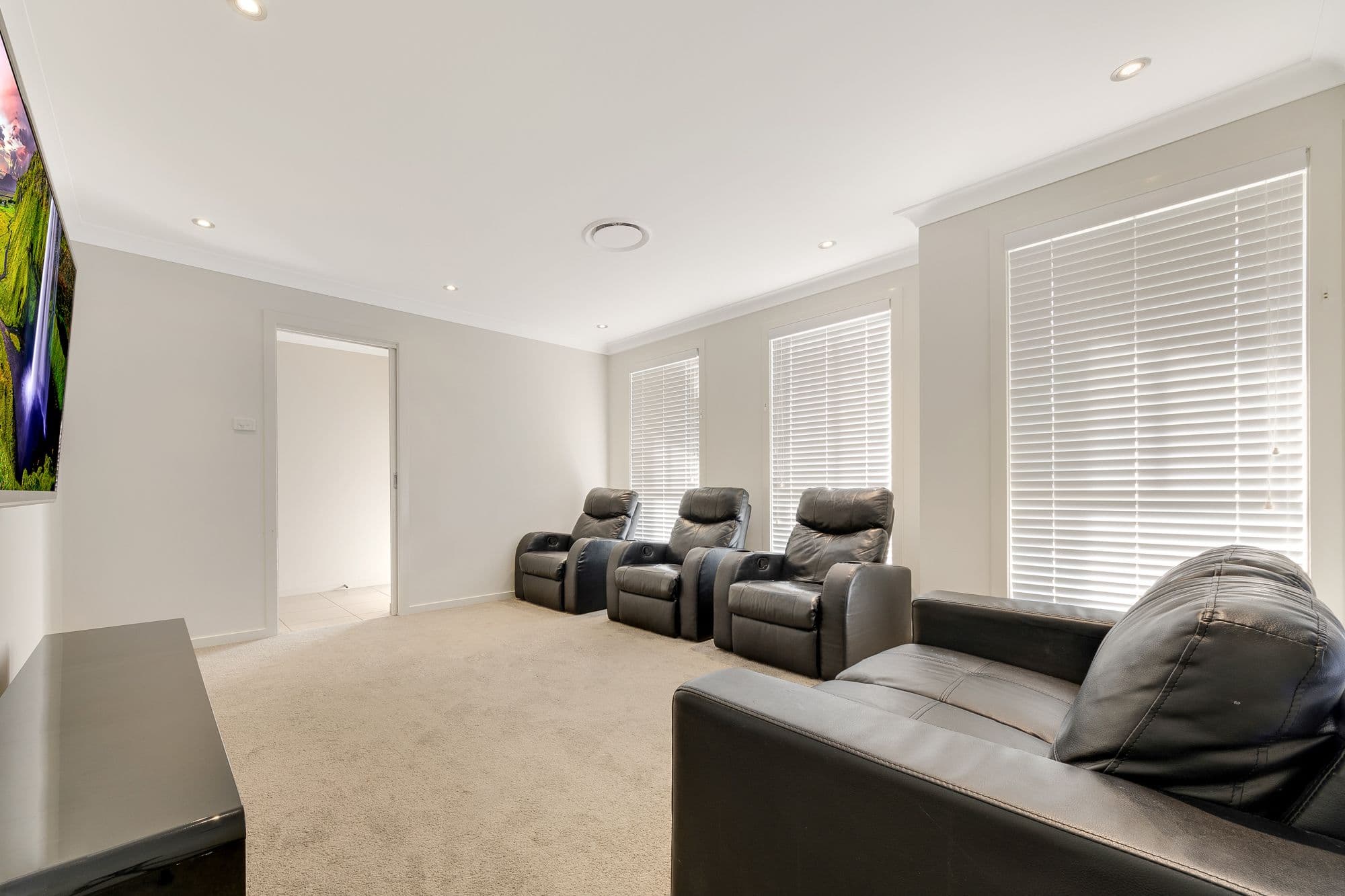 9 Brinsmead Avenue, Middleton Grange - Thumbnail 5