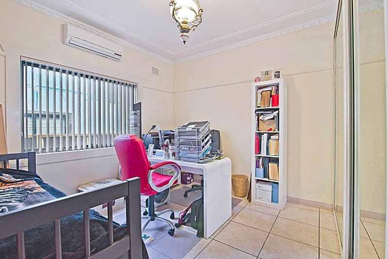 70 Highview Avenue, GREENACRE NSW 2190, Greenacre - Thumbnail 5
