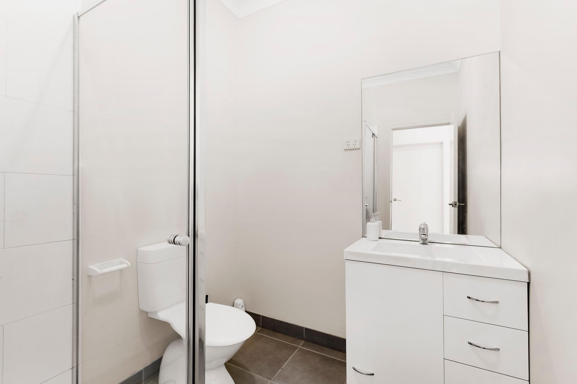 2 Lloyd Avenue, Epping VIC 3076, Epping - Thumbnail 6