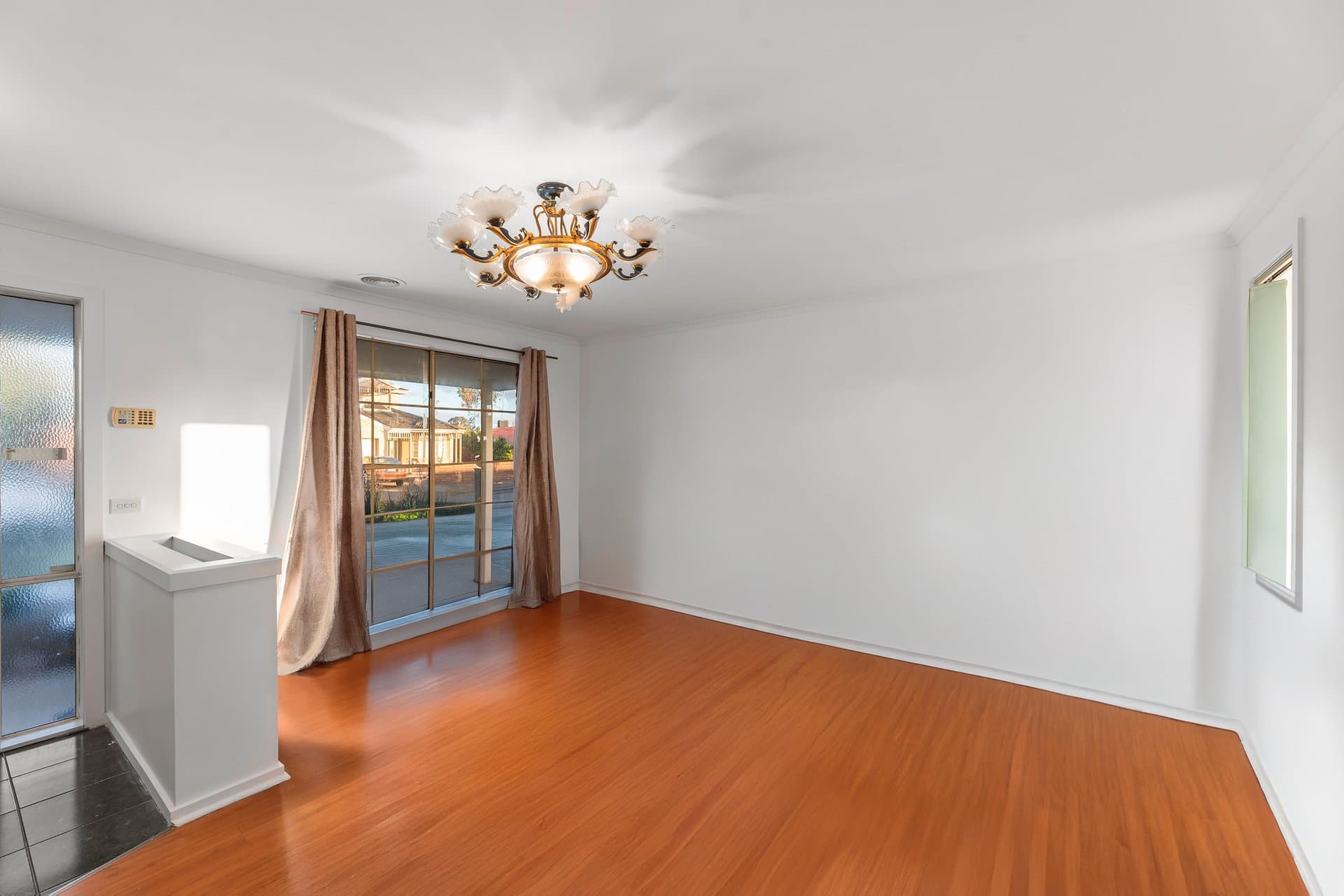 19 Lido Court, Epping - Thumbnail 2