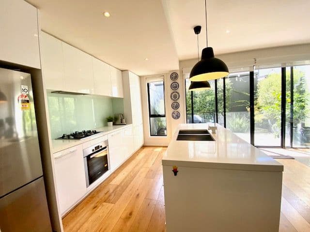 17 Primrose Avenue, Cheltenham VIC 3192, Cheltenham - Thumbnail 3