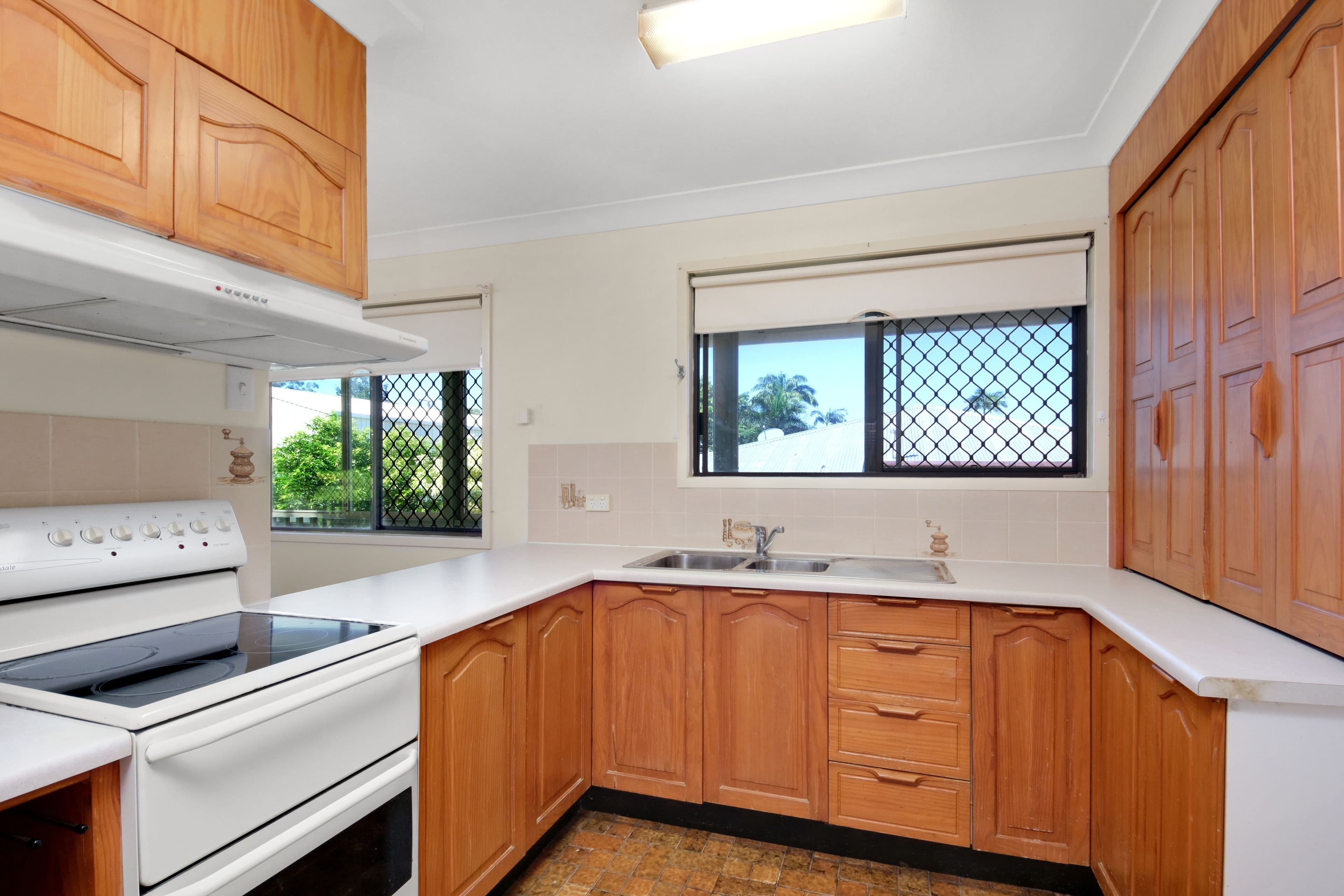 37 Hughes Street, Yeppoon QLD 4703, Yeppoon - Thumbnail 4