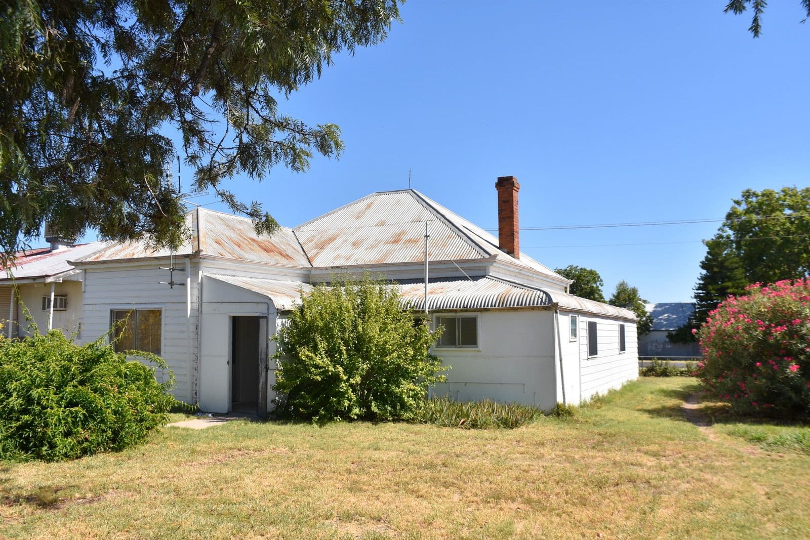 12 Anne Street, Moree NSW 2400, Moree - Thumbnail 2