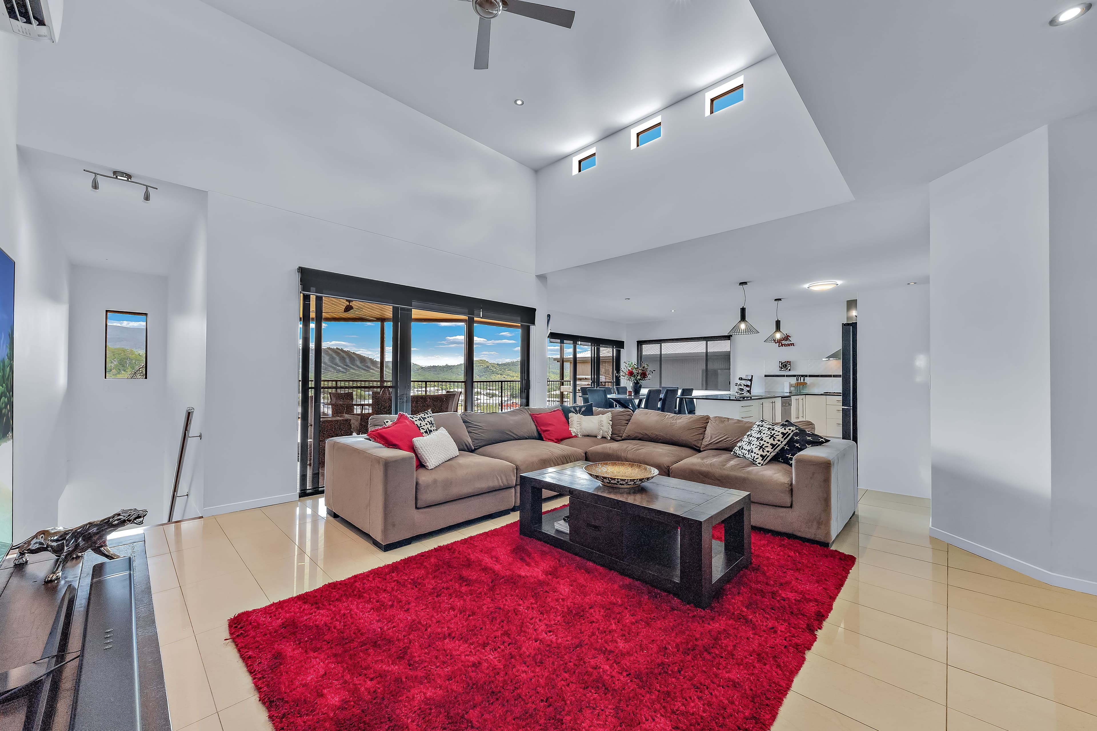 16 Whitehaven Crescent, Cannonvale QLD 4802, Cannonvale - Thumbnail 2