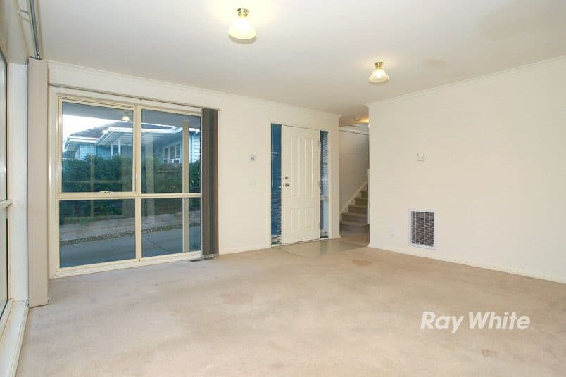 18 Liege Avenue, NOBLE PARK VIC 3174, Noble Park - Thumbnail 4