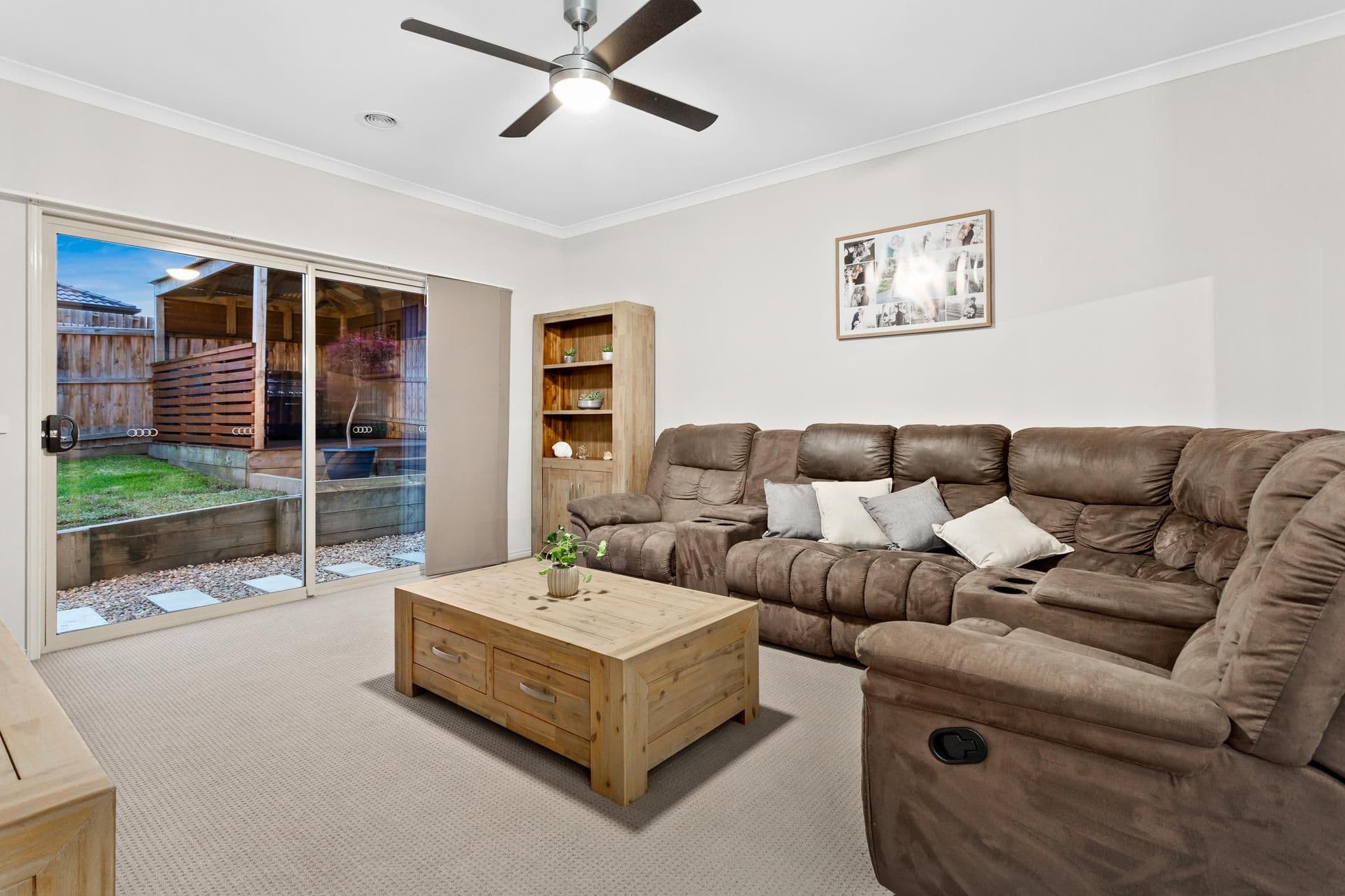 9 Grattan Way, Pakenham VIC 3810, Pakenham - Thumbnail 2