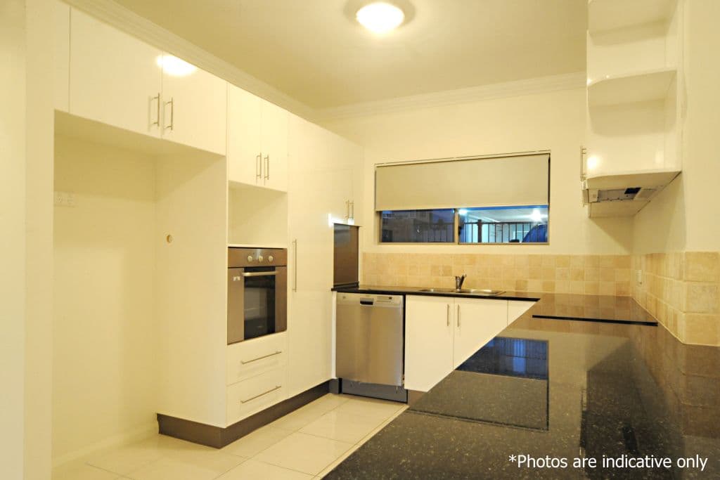 3 Deloraine Close, CANNONVALE QLD 4802, Cannonvale - Thumbnail 2